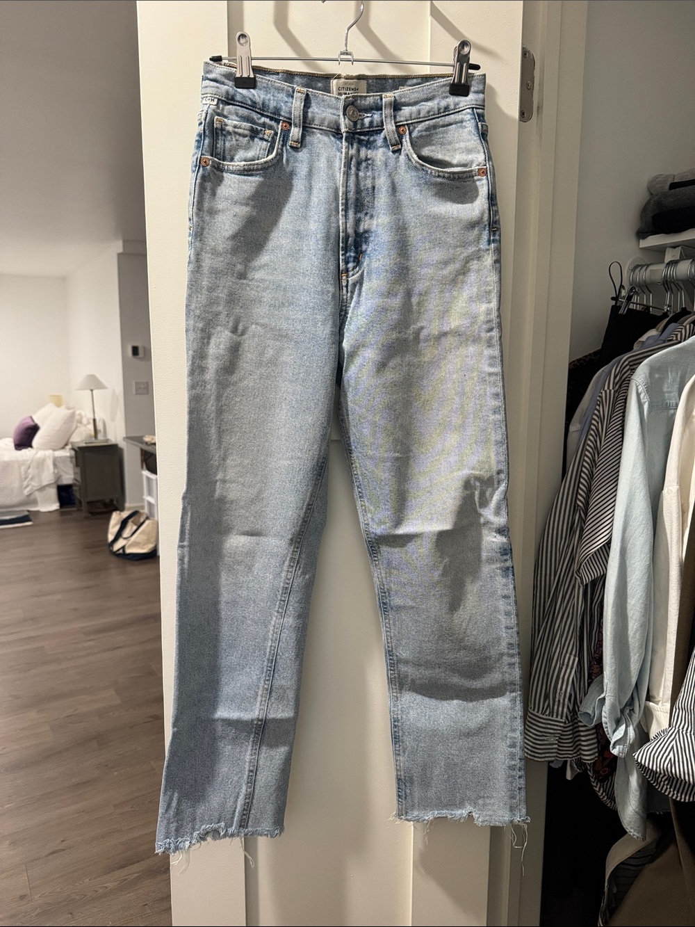 Citizens of Humanity Daphne CropLight Wash Straight Jeans - Classic Casual